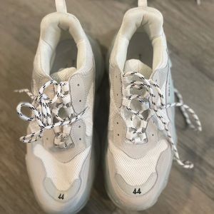 White Balenciaga Triple S